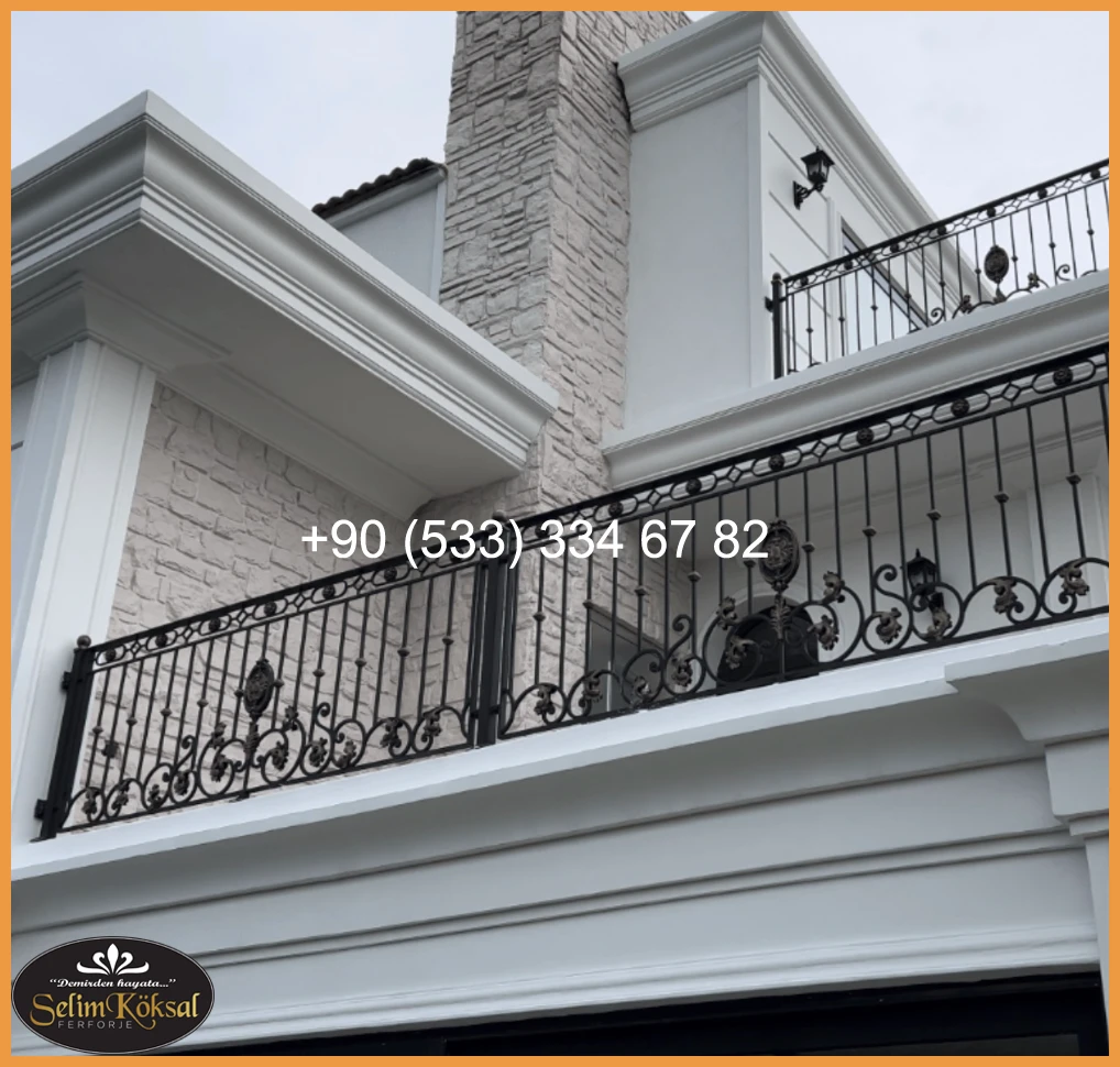 Villa kapıları 